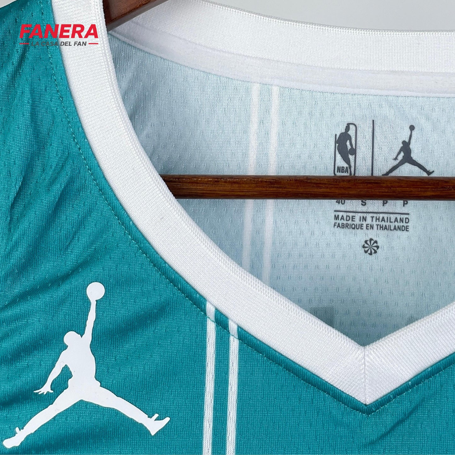Charlotte Hornets Visitante 2025/26 | Jersey NBA